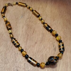 Elegant Amber and Black Beaded Vintage Necklace DY664